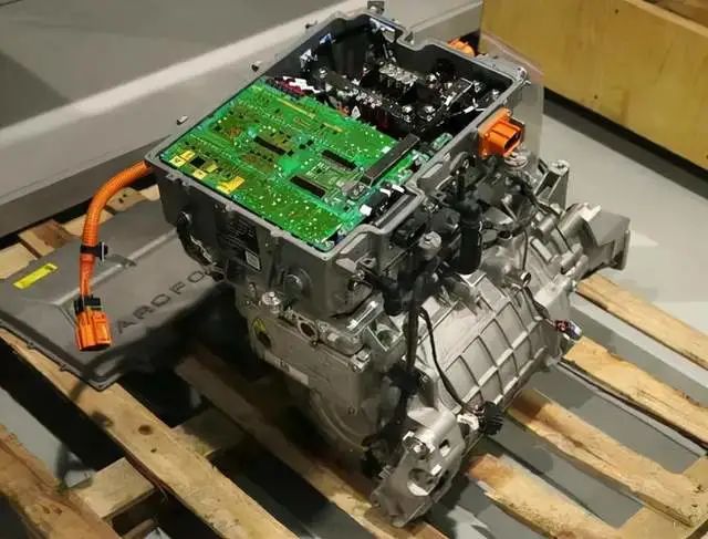 比亚迪的e3.0平台研究2——八合一控制器和域控制器的图3